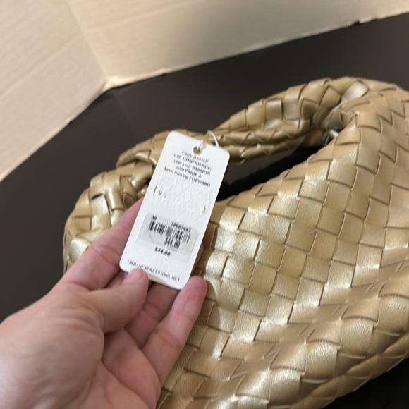 Urban Expressions Gold Tracy Woven Clutch Vegan Material Designer Inspired NWT - Picture 6 of 10